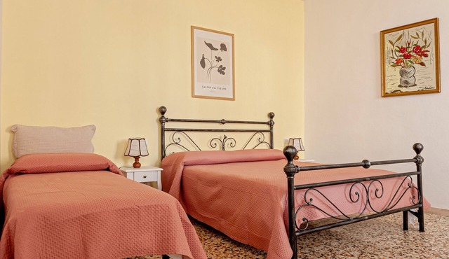 Apartment 'Gate Centro' with Private Terrace, Wi-Fi and Air Conditioning in Pisa