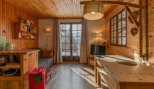 Apartment 'Gawal 2' with Mountain View, Private Terrace and Wi-Fi