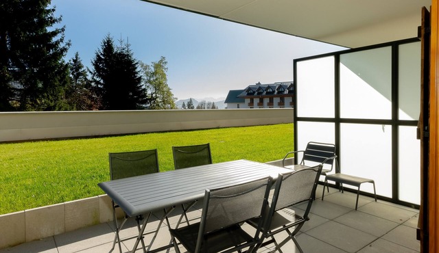Apartment 'Gentiane' with Mountain View, Private Terrace and Wi-Fi