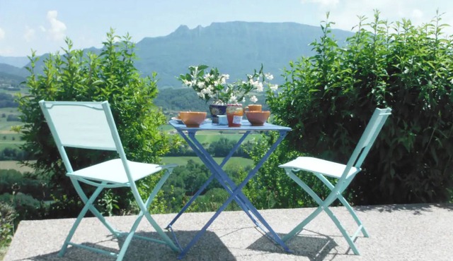 Apartment 'Gite Encheminant' with Mountain View, Private Terrace and Wi-Fi