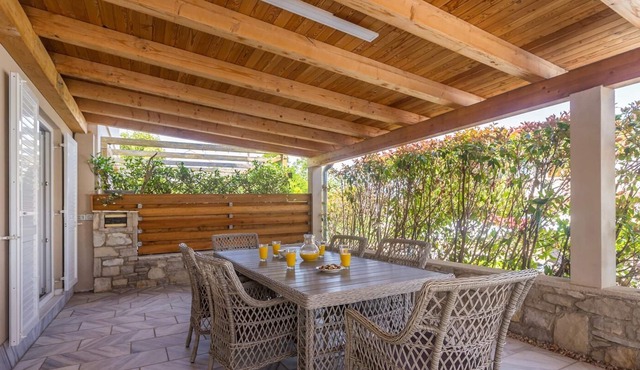 Apartment GISELLE with heated pool and large terrace 50m2