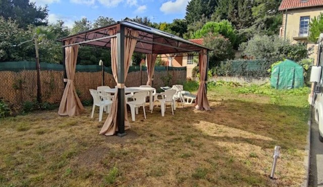 Apartment 'Gite 43' with Private Terrace, Shared Garden and Wi-Fi