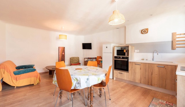 Apartment 'Gîte Au Coeur D'Arreau' with Mountain View and Balcony