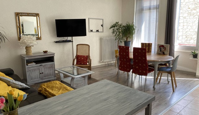 Apartment 'Gîte Des Voyageurs' with Mountain View, Private Terrace and Wi-Fi