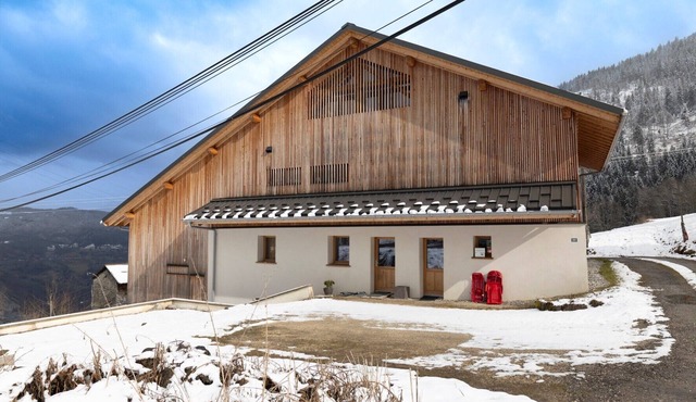 Apartment 'Gîte Dans Ferme D'Alpage' with Mountain View, Private Garden and Wi-Fi