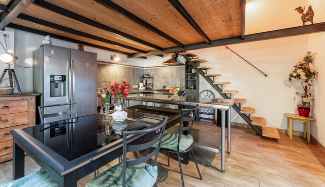 Apartment 'Gîte Marie - Monteux' with Private Pool, Wi-Fi and Air Conditioning