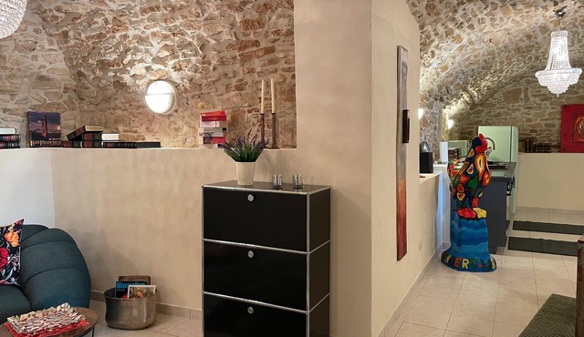 Apartment 'Gite Vert - Paradis De Provence' with Shared Terrace and Wi-Fi