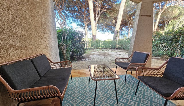 Apartment golf de Valescure, with garden