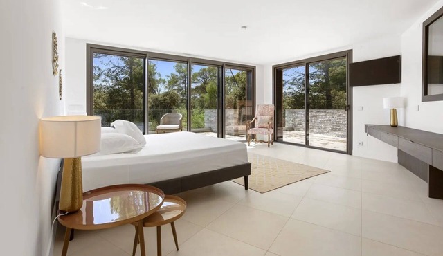 Apartment 'Grand Studio Valeriane' with Private Terrace, Wi-Fi and Air Conditioning