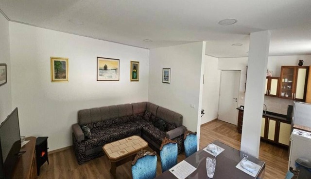 Apartment Gracac - Two Bedroom Apartment with Terrace
