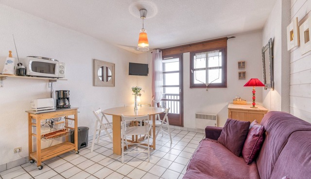 Apartment 'Granges 25 - Au Pied Des Pistes' with Mountain View and Balcony