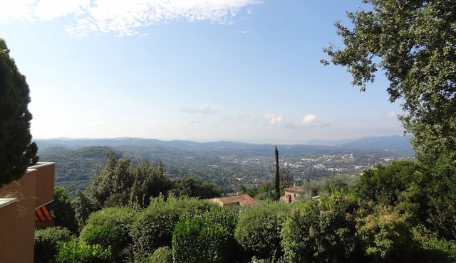 Apartment Grasse (30 'Cannes and Nice), sea view, swimming pool, wifi