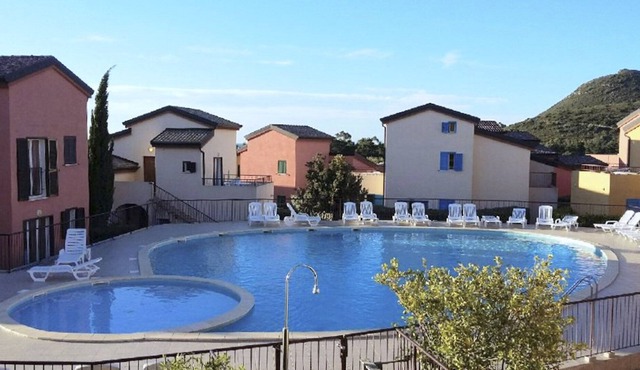 APARTMENT ground floor with pool 4/6 people 500m from the beach of Lozari