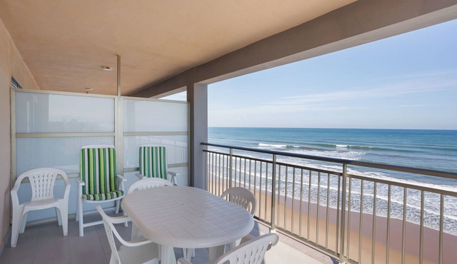 Apartment 'Guillem' with Sea View, Shared Terrace and Wi-Fi