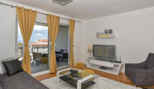 Apartment Hani 1 - One Bedroom Apartment With Balcony And Sea View