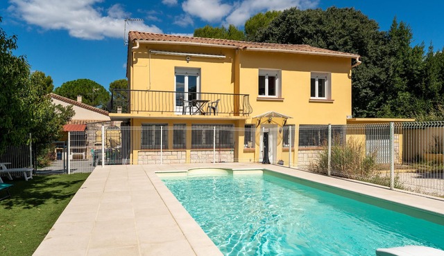 Apartment 'Haut Maison Nîmes' with Shared Pool, Wi-Fi and Air Conditioning