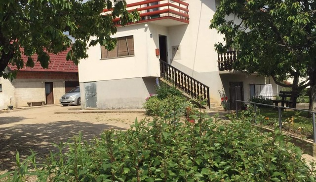 Apartment have 2 apartmana, with bathrooms. Available is a kitchen and a terrace