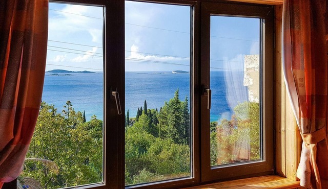 apartment "Helena3" with view on the water