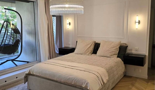 Apartment Henri Martin, Trocadero, luxury and chic, Eiffel Tower view