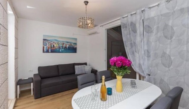 Apartment Hitri - One Bedroom Apartment with Terrace and Garden View