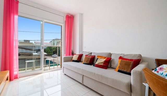 Apartment 'Home' with Balcony, Wi-Fi and Air Conditioning
