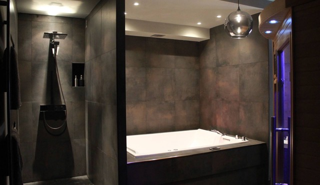 Apartment-Honeymoon-Whirlpool bath-Courtyard view