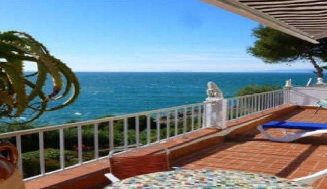 Apartment/house 1st line sea view cap salou