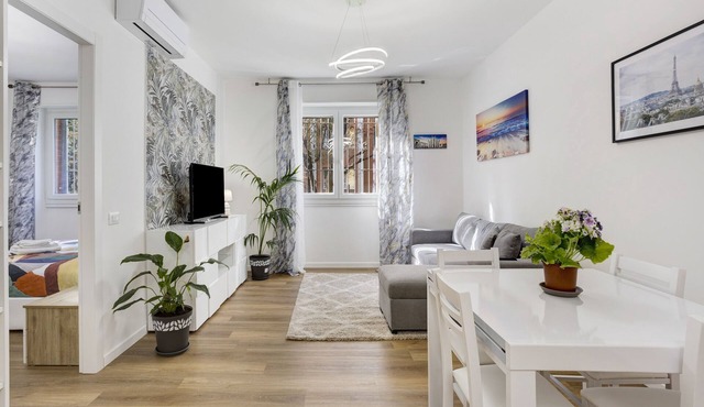 Apartment 'House Global International' with Wi-Fi and Air Conditioning