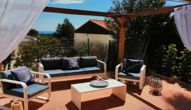 Apartment 'House of Barnaby' with Sea View, Shared Pool, A/C & Wi-Fi