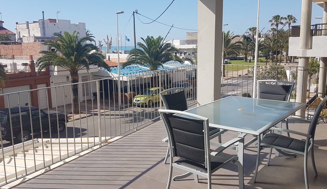 Apartment in the center of Playa Moncofa, with breakfast included