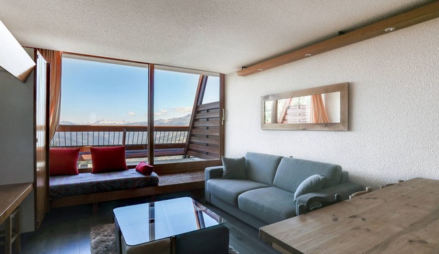 Apartment in Arc 1600 with balcony, sleeps 6, TV and Wifi included