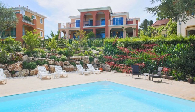 Apartment in Provence with Pool & Golf