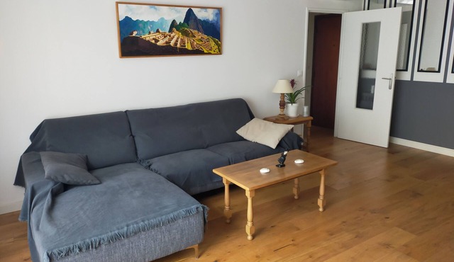 Apartment ideally located to enjoy Marseille center and sea