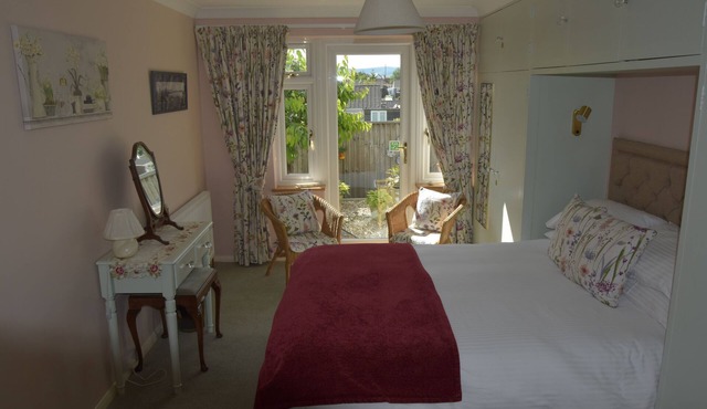 Apartment in a Bungalow (Ground floor)