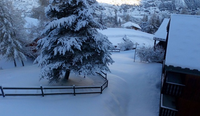 Apartment in a chalet at the foot of the slopes