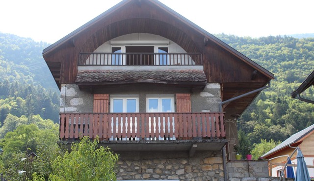 Apartment in a house with Spa in a peaceful village.