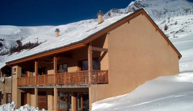 Apartment in a mountain chalet, Villar d'Arène, Pays de la Meije/col du Galibier