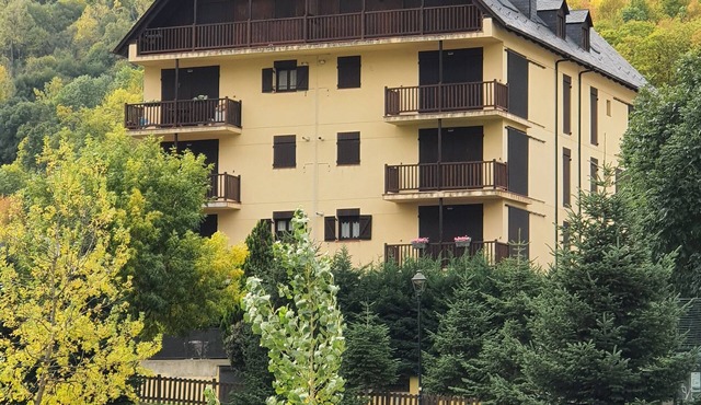 Apartment in a quiet area of Vielha for 6 people