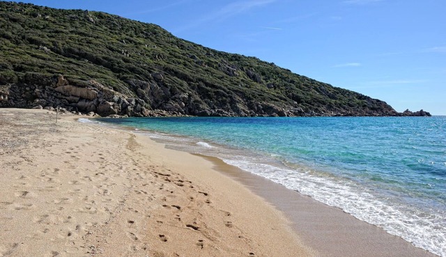 Apartment in a small residence with sea view
