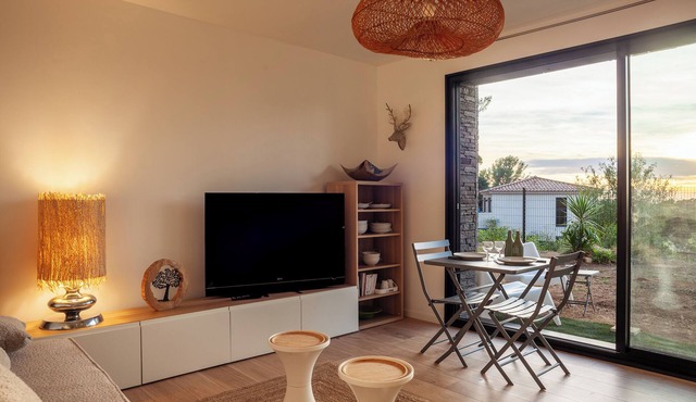 Apartment in a villa in Ollioules – Relaxation with a View and Modern Comfort
