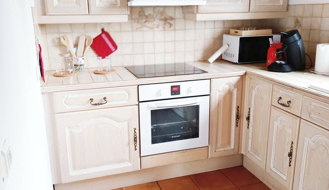 APARTMENT IN A WINERY IN THE VAR SMALL DOG ACCEPTED ON LEASH