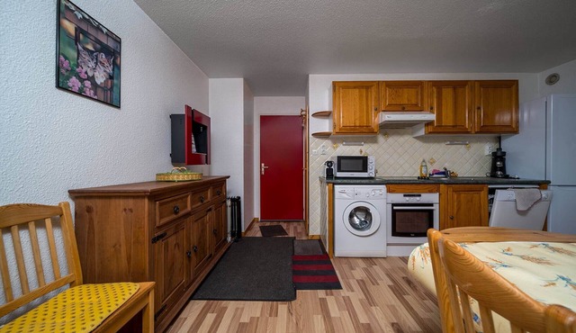 Apartment in Allos with Stunning Mountain Views