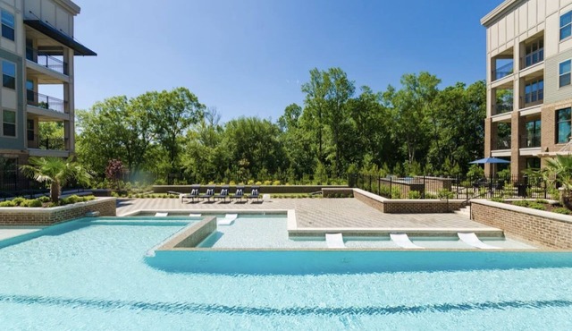 Apartment in Alpharetta with Resort Amenities