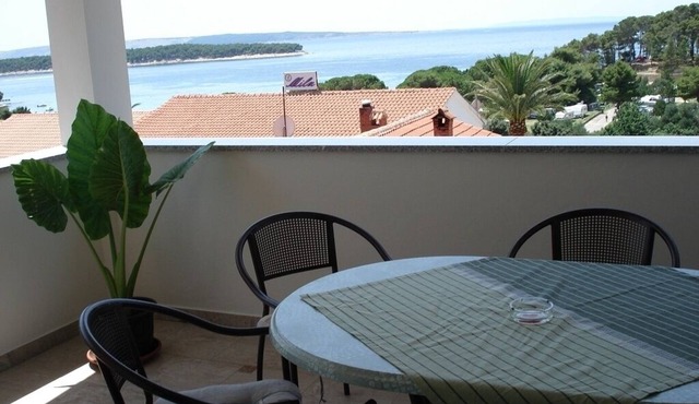 Apartment in Banjol with Seaview, Balcony, Air condition, WIFI (605-1)