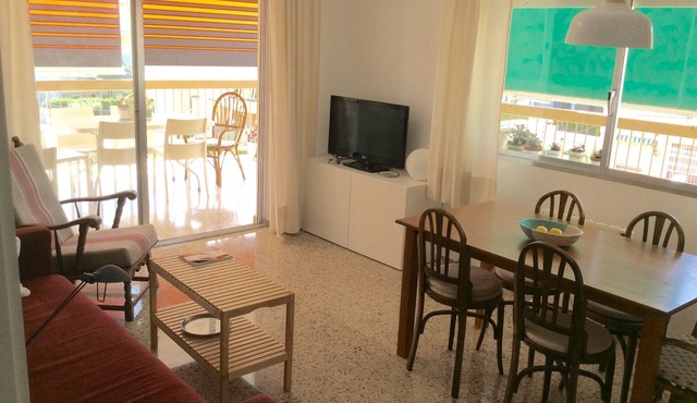 Apartment in Benicassim with free Wifi, hot and cold air conditioning and parking
