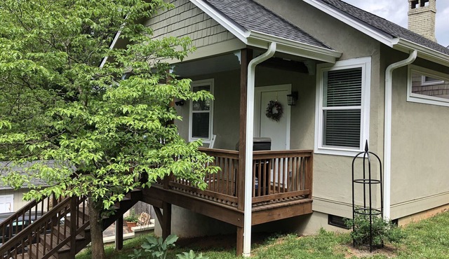 Apartment in Biltmore Village - Close to Biltmore Estate and Mission Hospital