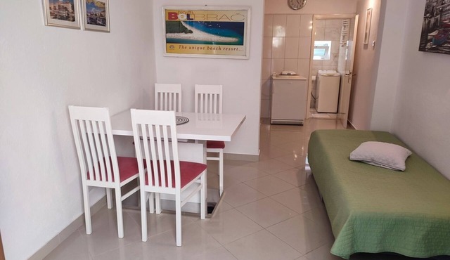 Apartment in Bol with Terrace, Air condition, WIFI, Washing machine (3634-4)