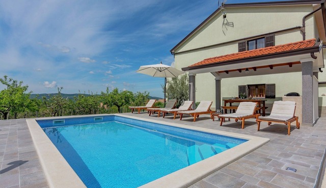 Apartment in Cerovlje near Zarecki Waterfall