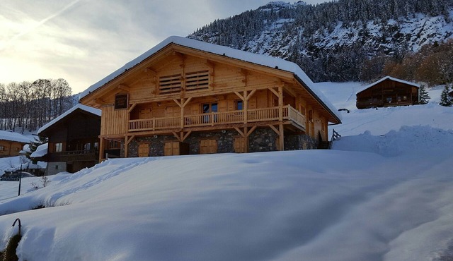 Apartment in chalet Jeanne-Marie-in the heart of the old village Chinaillon