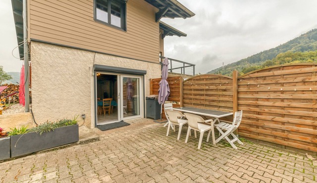 Apartment 'in Chalet' with Mountain View, Private Terrace and Wi-Fi